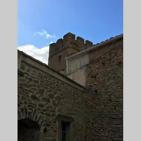 Апартаменты Le Petit Ormeau Attenant A La Tour Du Portail Neuf Laure-Minervois